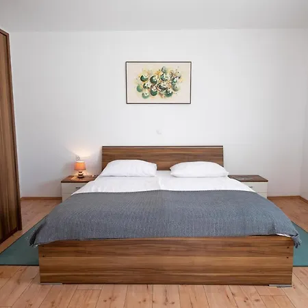Apartmani Suzana Klenovica Exterior photo