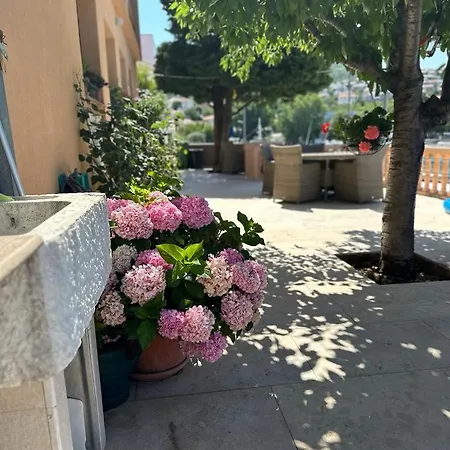 Apartmani Suzana Klenovica Exterior photo